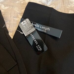 Soho Apparel Ltd women’s pants size XL New w/ Tags